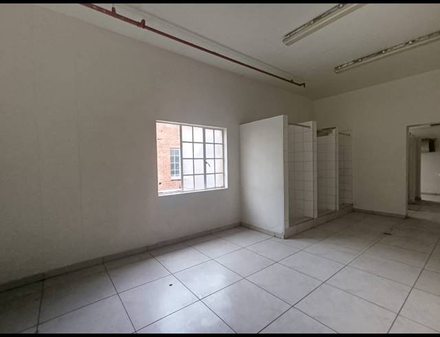2,875M² WAREHOUSE TO LET IN NEW GERMANY